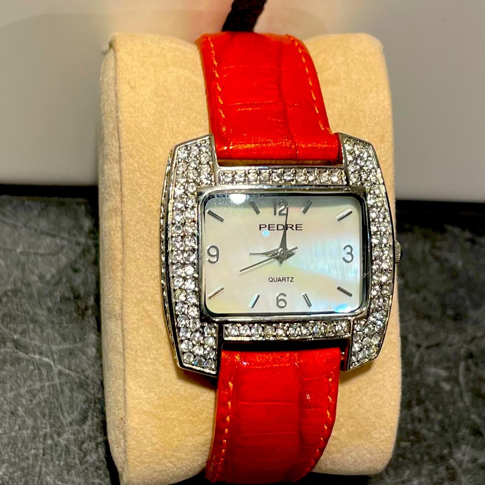 SOLD- Ladies Pedre Leather Band Watch- NWOT- New Battery
(5)
